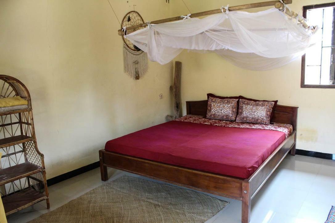Harrys Oceanhouse 2 Pacitan Apartment Exterior photo